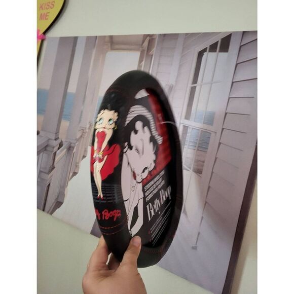 New BETTY BOOP Steering Wheel Cover - Picture 1 of 2